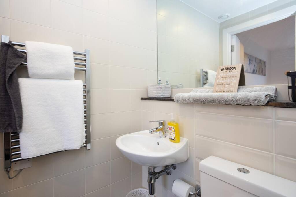 Stylish Mediacity 2Bed, Sleeps 6, Amazing Views Mánchester Exterior foto