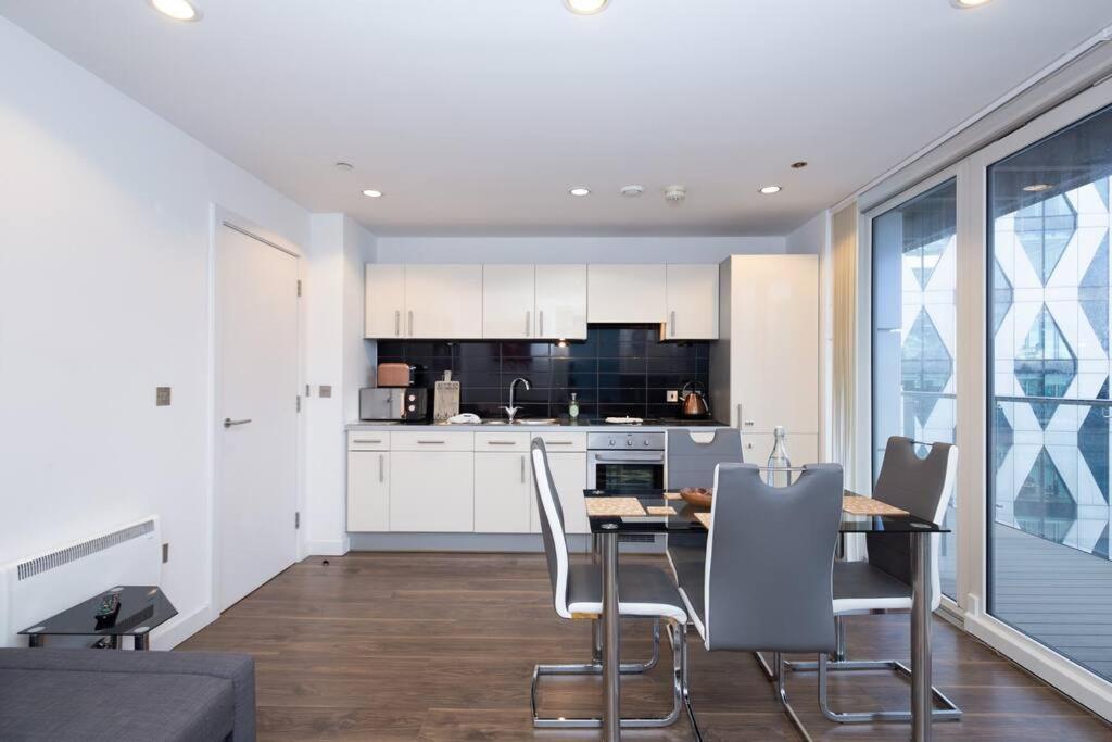Stylish Mediacity 2Bed, Sleeps 6, Amazing Views Mánchester Exterior foto