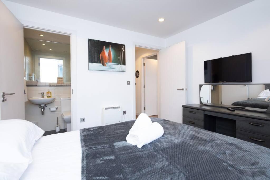Stylish Mediacity 2Bed, Sleeps 6, Amazing Views Mánchester Exterior foto
