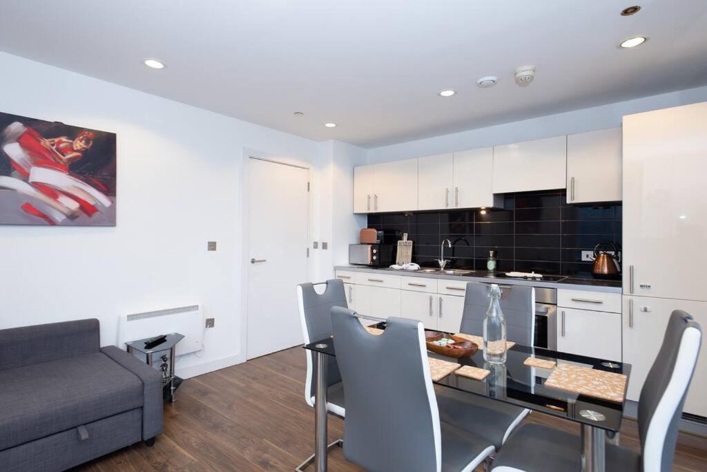 Stylish Mediacity 2Bed, Sleeps 6, Amazing Views Mánchester Exterior foto
