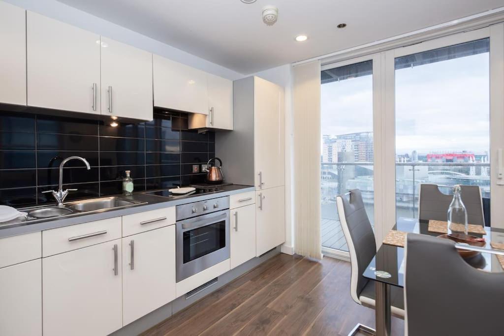 Stylish Mediacity 2Bed, Sleeps 6, Amazing Views Mánchester Exterior foto