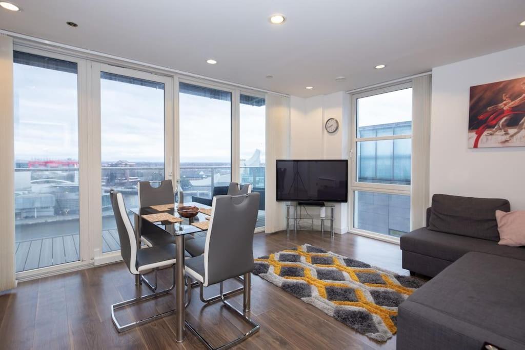 Stylish Mediacity 2Bed, Sleeps 6, Amazing Views Mánchester Exterior foto